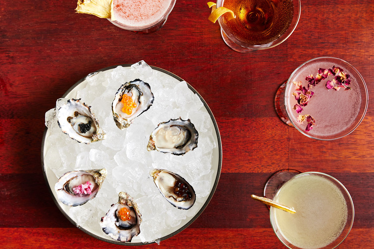 Oysters and Martinis at Citrique (images by Markus Ravik)