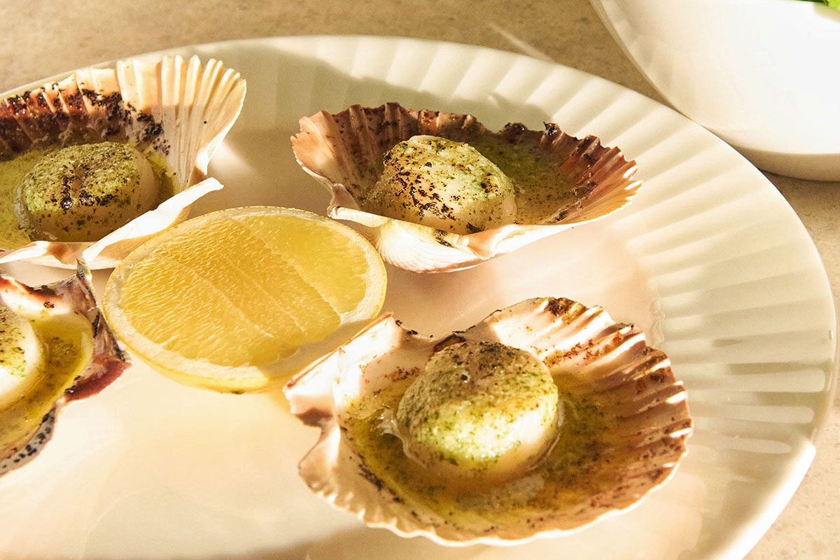 Lars Bar & Grill, Nobby Beach (image supplied)